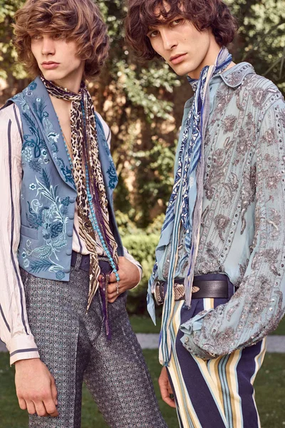 Look 23